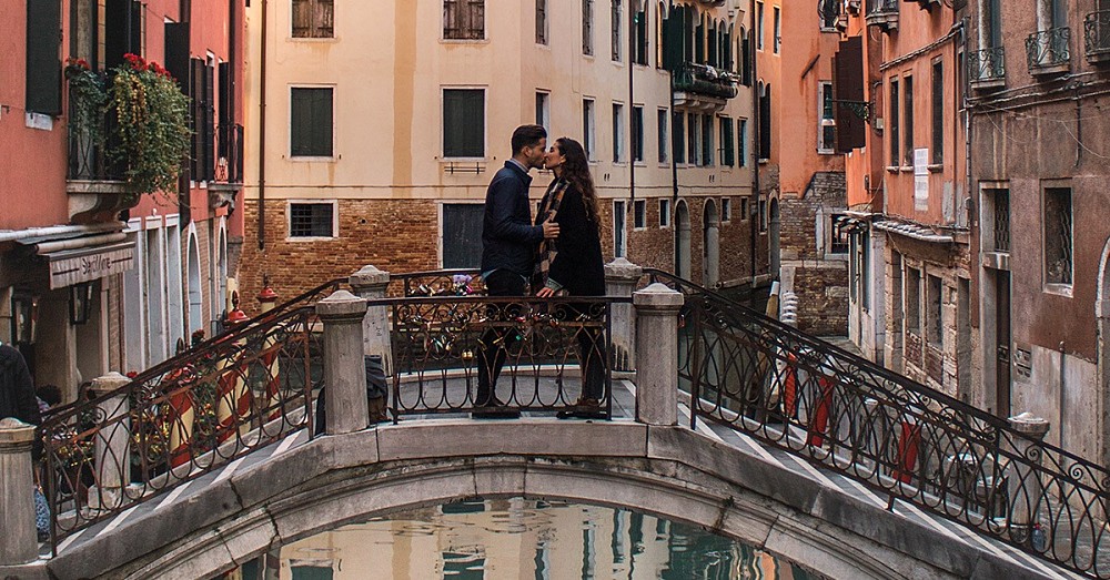 A kiss in Venice